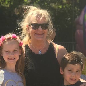 Meet your Posher, Roxanne